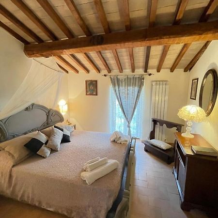 Lo Chalet Immerso Nella Natura Βίλα Montefalco Εξωτερικό φωτογραφία